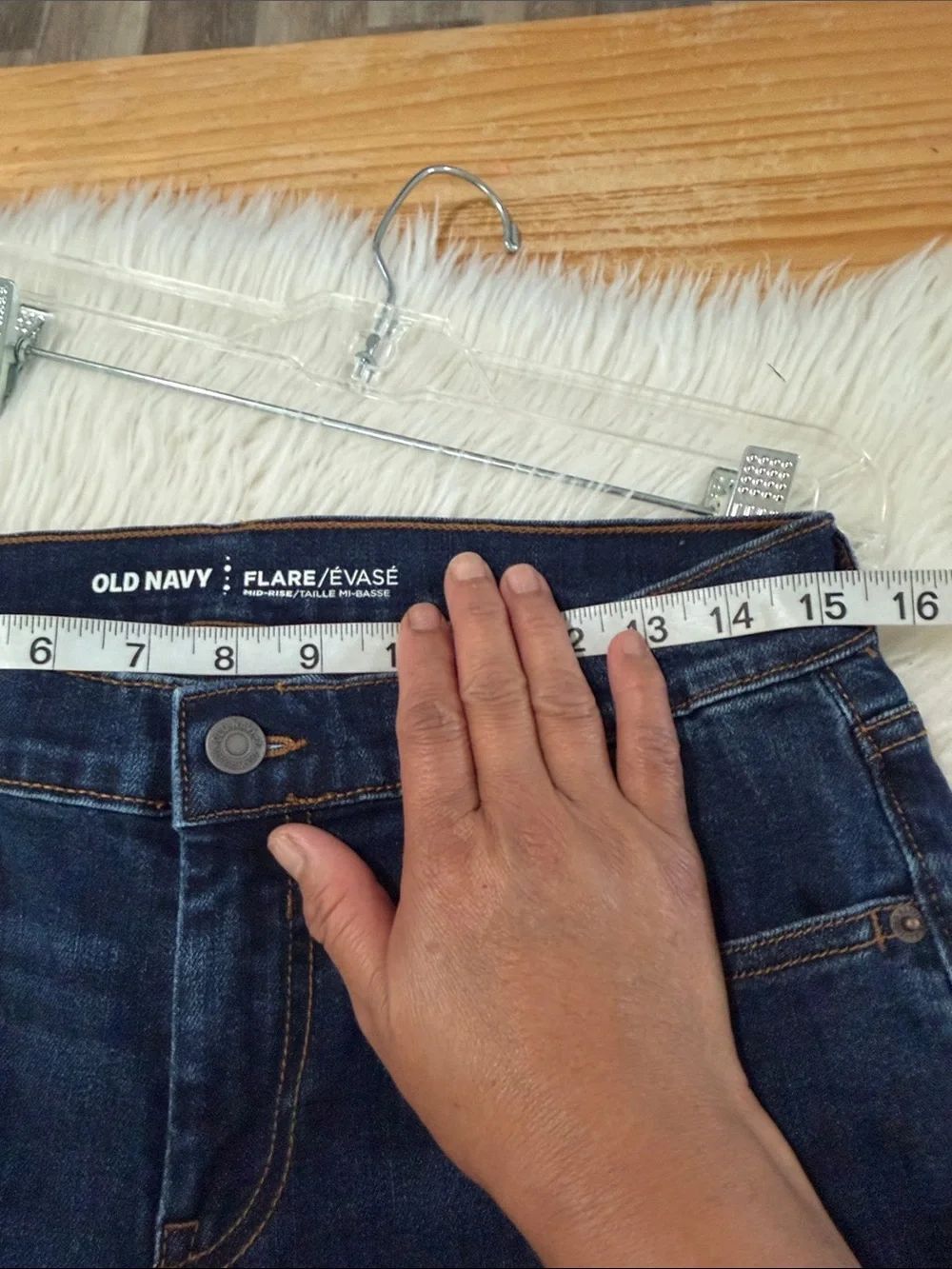 Old Navy Dark Blue Flared Crop Jeans Size 6 - Picture 8 of 10